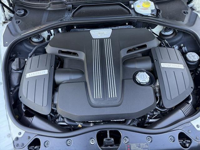 Photo of 2015 White Bentley Continental GT