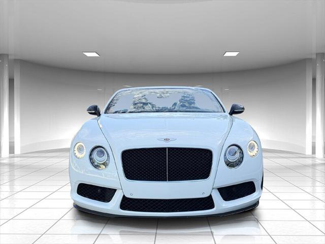 Photo of 2015 White Bentley Continental GT