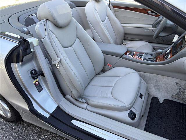 Photo of 2003 Silver Mercedes-Benz SL-Class