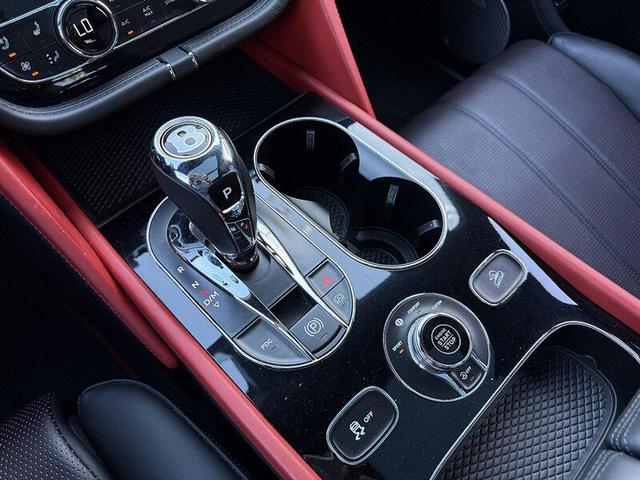 Photo of 2020 Blue Bentley Bentayga