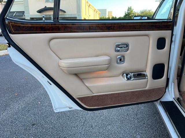 Photo of 1997 White Rolls-Royce Silver Dawn