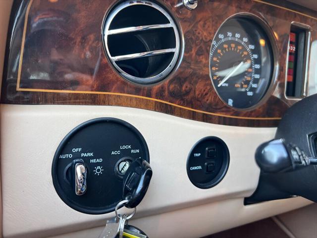 Photo of 1997 White Rolls-Royce Silver Dawn