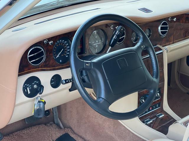 Photo of 1997 White Rolls-Royce Silver Dawn
