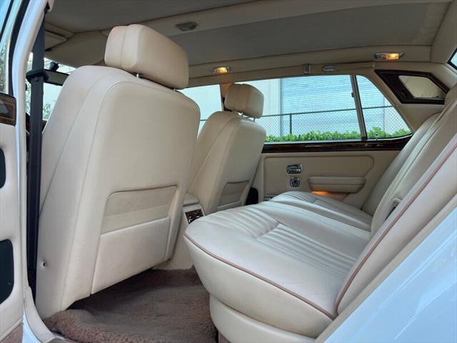 Photo of 1997 White Rolls-Royce Silver Dawn