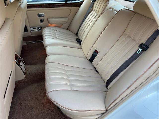 Photo of 1997 White Rolls-Royce Silver Dawn