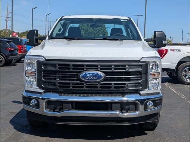 Photo of 2026 Oxford White Ford F-350