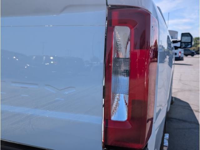 Photo of 2026 Oxford White Ford F-350
