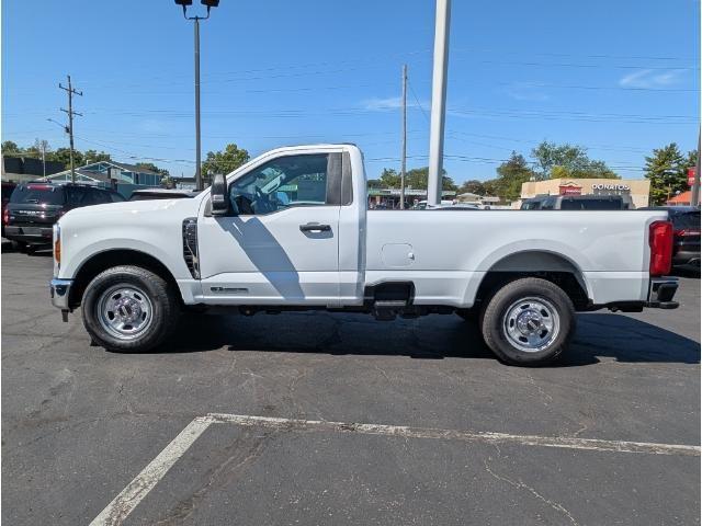 Photo of 2026 Oxford White Ford F-350