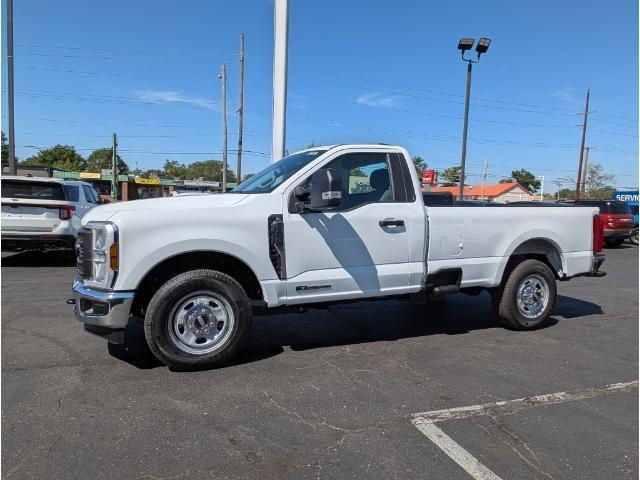 Photo of 2026 Oxford White Ford F-350