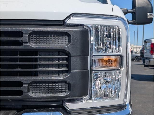Photo of 2026 Oxford White Ford F-350