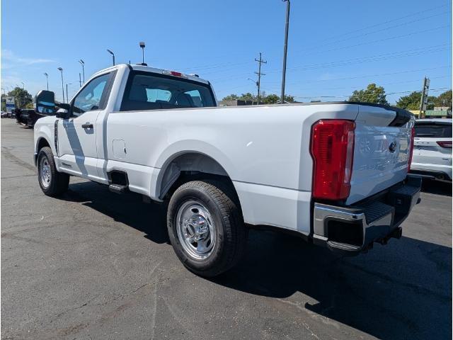 Photo of 2026 Oxford White Ford F-350