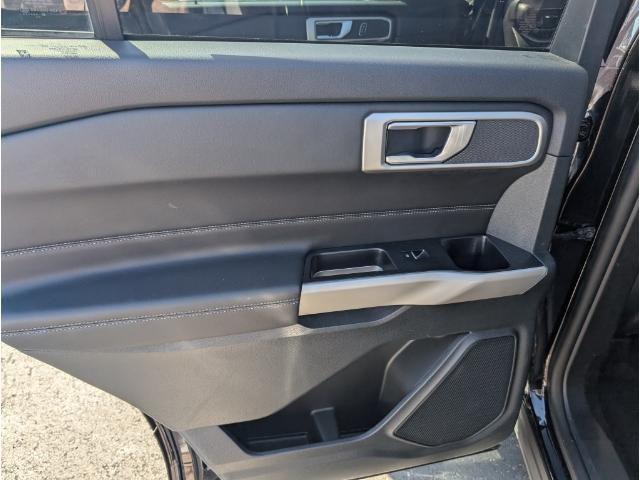 Photo of 2023 Agate Black Metallic Ford Explorer