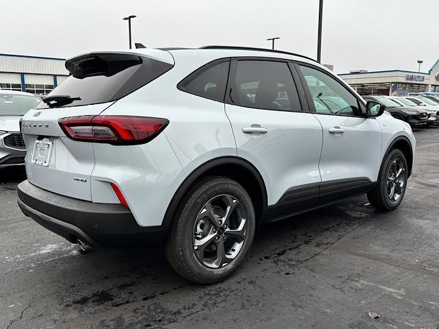 Photo of 2025 Space Silver Metallic Ford Escape