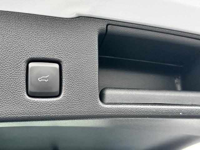Photo of 2025 Space Silver Metallic Ford Escape