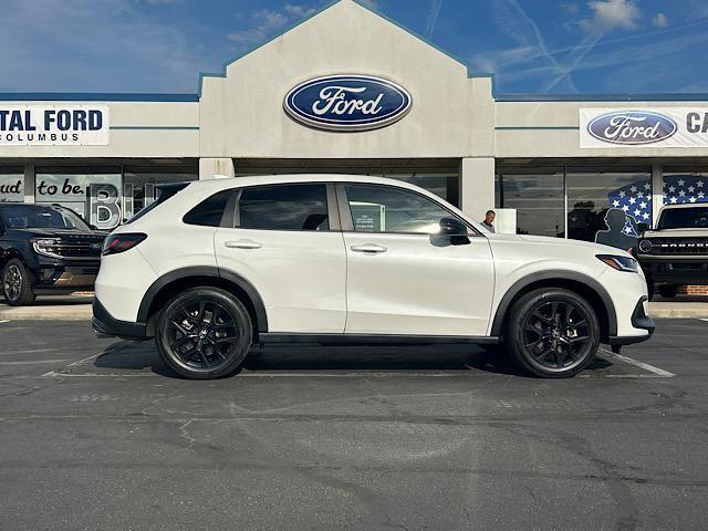 Photo of 2023 Platinum White Pearl Honda HR-V