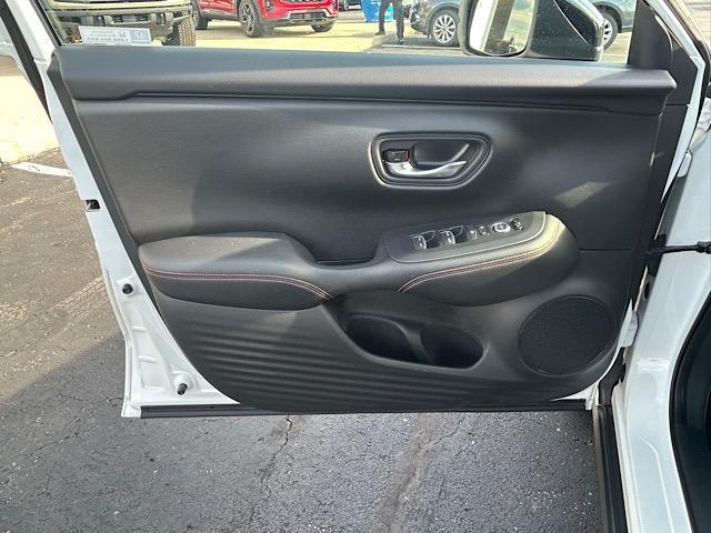 Photo of 2023 Platinum White Pearl Honda HR-V