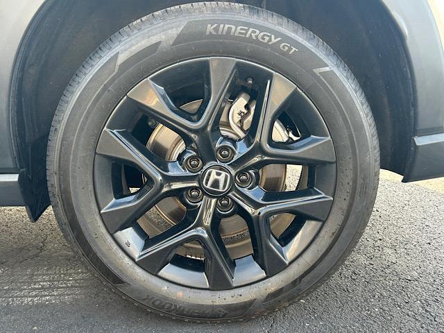 Photo of 2023 Platinum White Pearl Honda HR-V