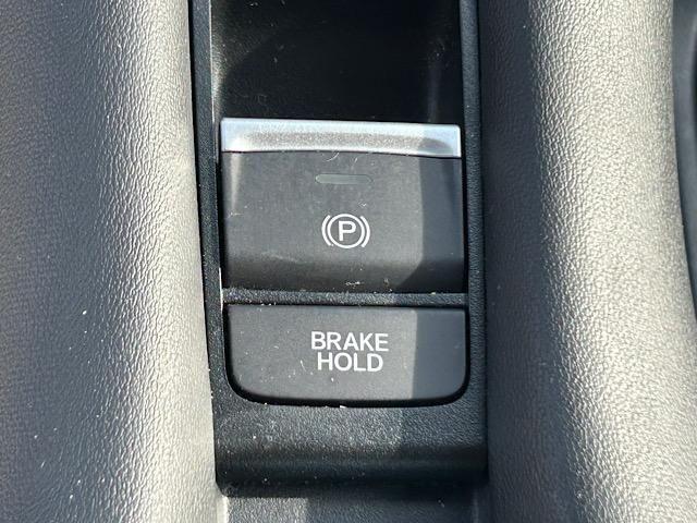 Photo of 2023 Platinum White Pearl Honda HR-V