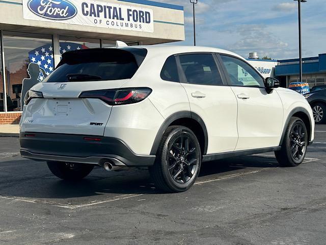 Photo of 2023 Platinum White Pearl Honda HR-V