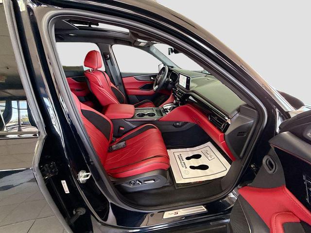 Photo of 2025 Majestic Black Pearl Acura MDX