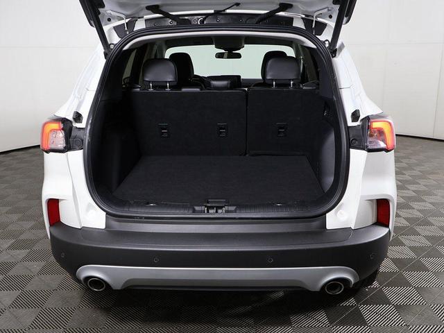 Photo of 2022 White Metallic Ford Escape