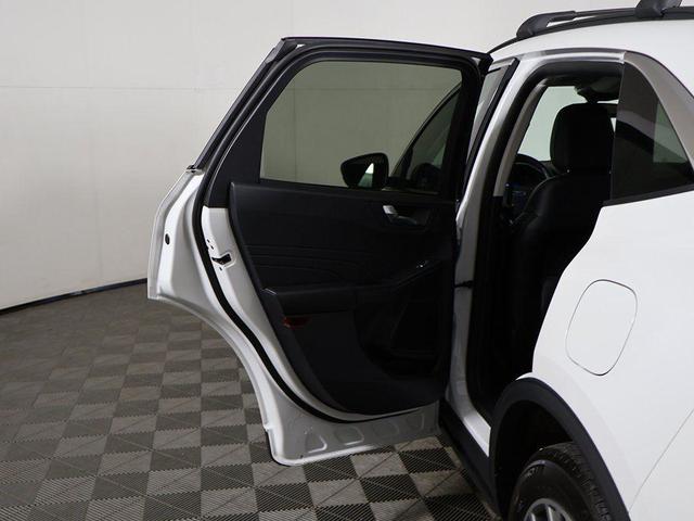 Photo of 2022 White Metallic Ford Escape