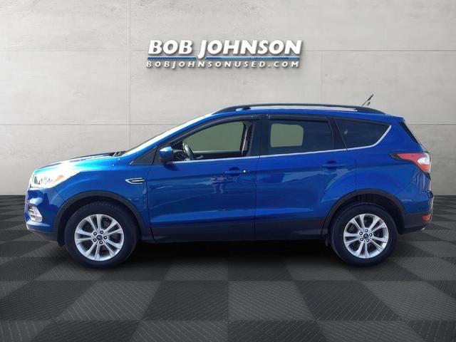 Photo of 2017 Lightning Blue Metallic Ford Escape