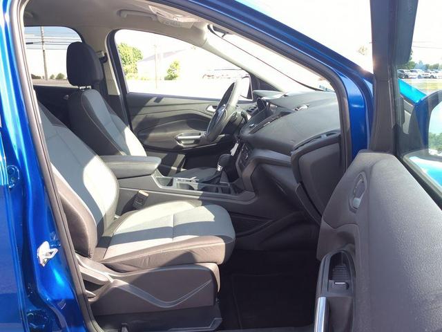 Photo of 2017 Lightning Blue Metallic Ford Escape