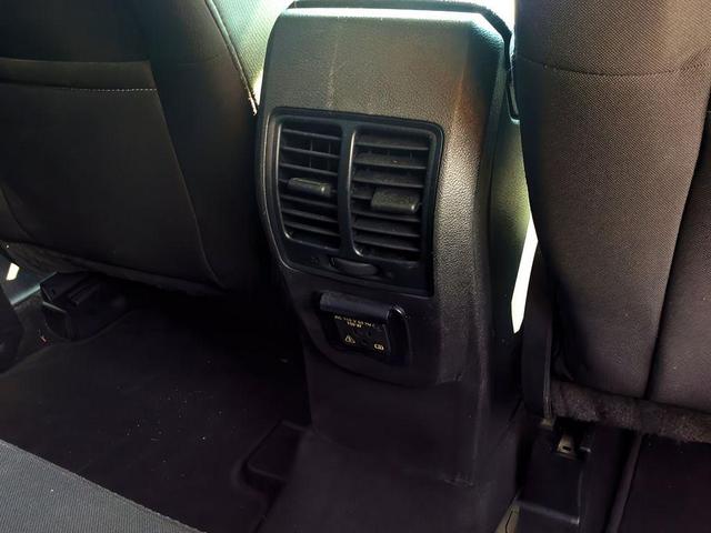 Photo of 2017 Lightning Blue Metallic Ford Escape