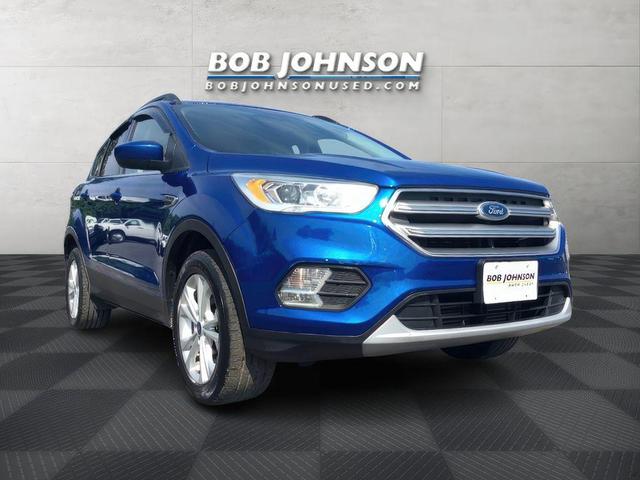 Photo of 2017 Lightning Blue Metallic Ford Escape