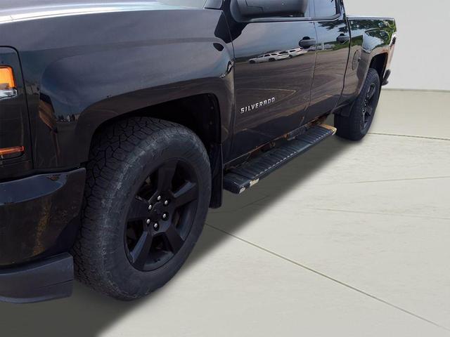 Photo of 2017 Black Chevrolet Silverado 1500