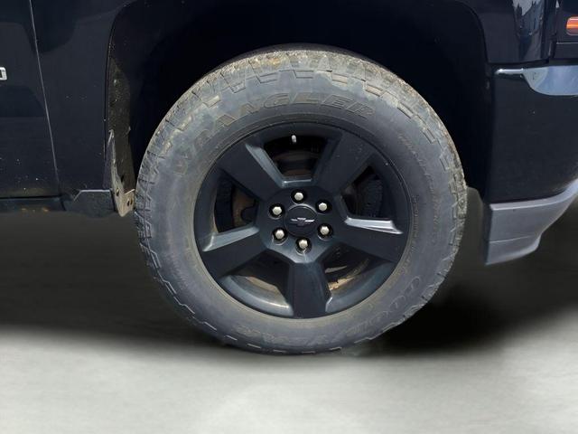 Photo of 2017 Black Chevrolet Silverado 1500