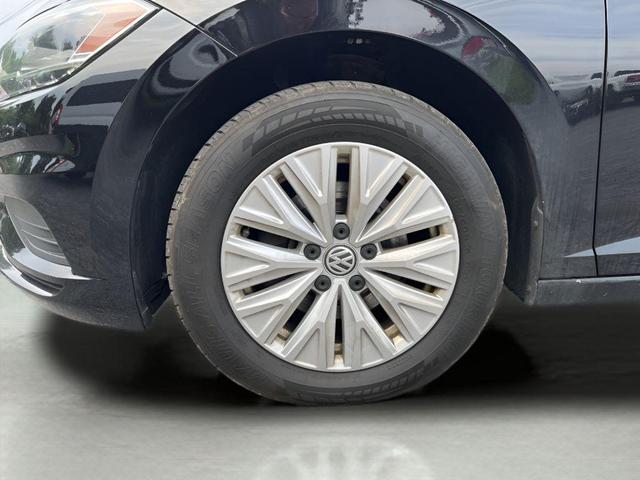 Photo of 2019 Black Volkswagen Jetta