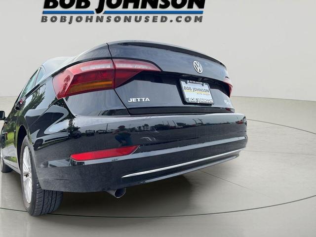 Photo of 2019 Black Volkswagen Jetta