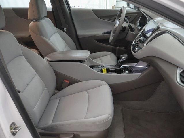 Photo of 2022 Summit White Chevrolet Malibu