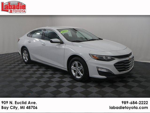 Photo of 2022 Summit White Chevrolet Malibu