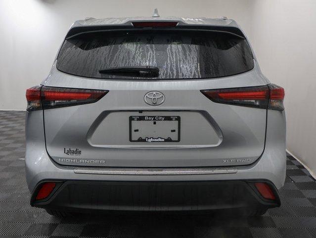 Photo of 2024 Celestial Silver Toyota Highlander