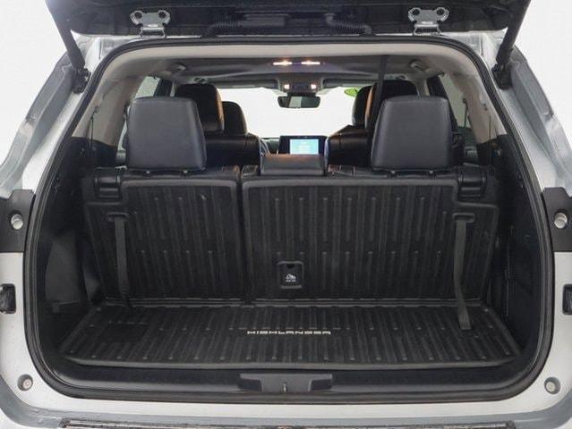 Photo of 2024 Celestial Silver Toyota Highlander