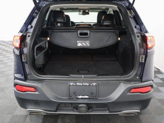 Photo of 2016 True Blue Pearlcoat Jeep Cherokee