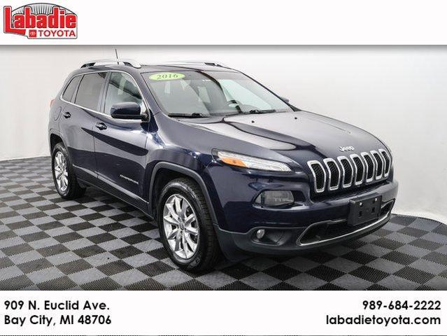 Photo of 2016 True Blue Pearlcoat Jeep Cherokee