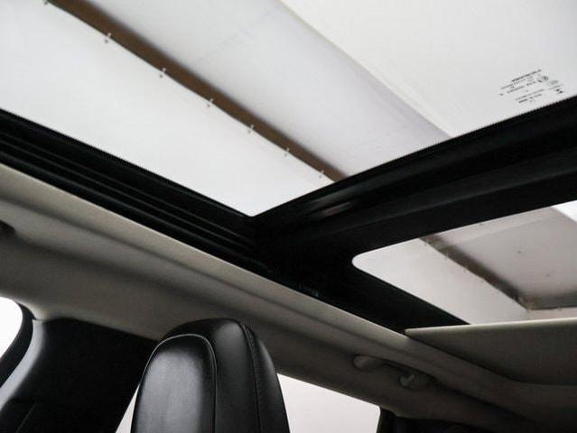 Photo of 2016 True Blue Pearlcoat Jeep Cherokee