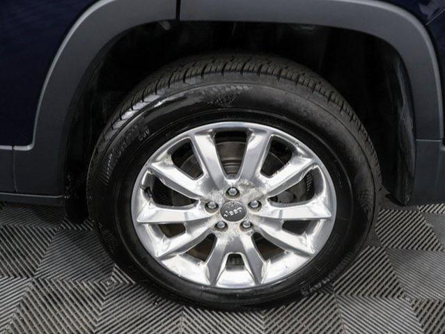 Photo of 2016 True Blue Pearlcoat Jeep Cherokee