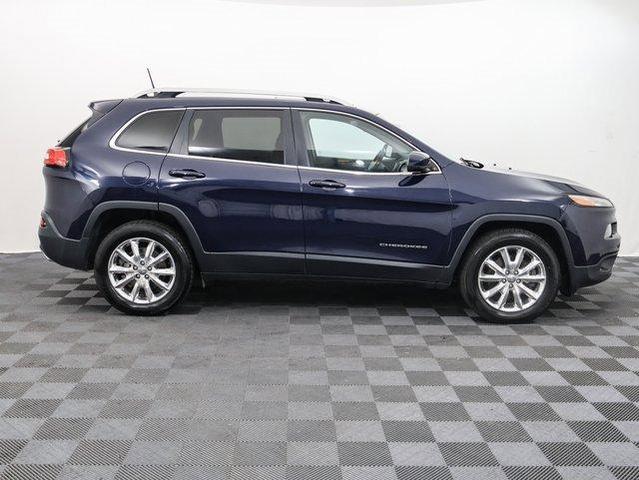 Photo of 2016 True Blue Pearlcoat Jeep Cherokee