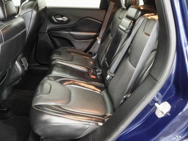 Photo of 2016 True Blue Pearlcoat Jeep Cherokee