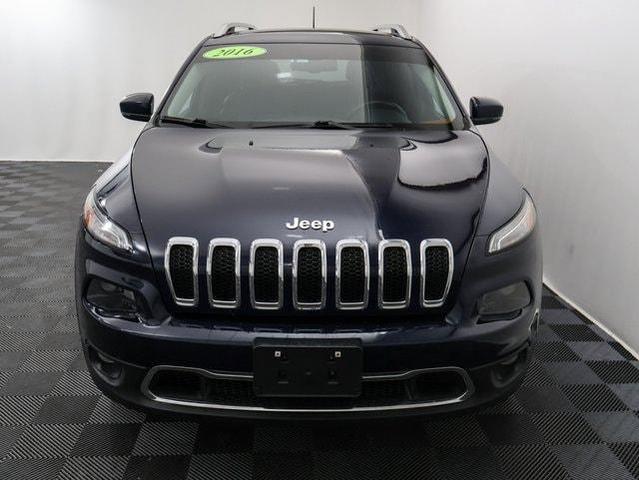 Photo of 2016 True Blue Pearlcoat Jeep Cherokee