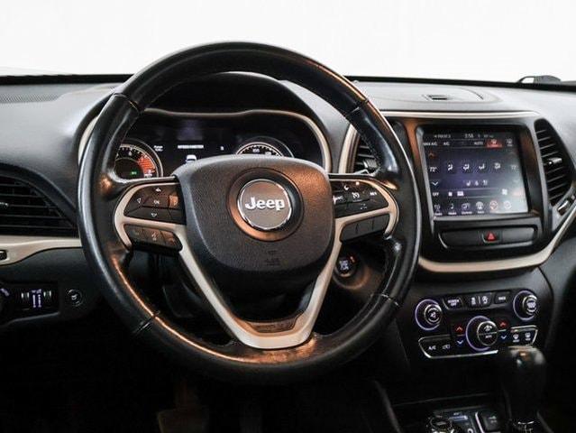 Photo of 2016 True Blue Pearlcoat Jeep Cherokee