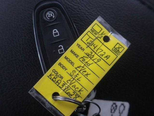 Photo of 2019 Agate Black Ford Flex