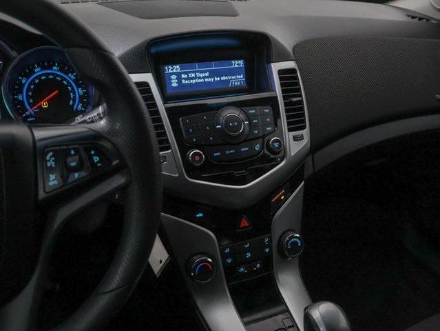 Photo of 2016 Summit White Chevrolet Cruze Limited