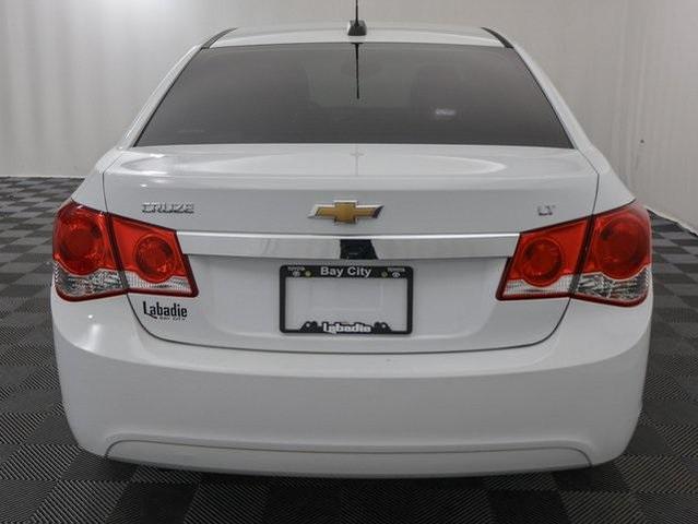 Photo of 2016 Summit White Chevrolet Cruze Limited