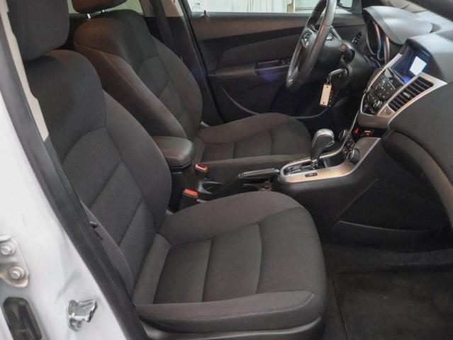 Photo of 2016 Summit White Chevrolet Cruze Limited